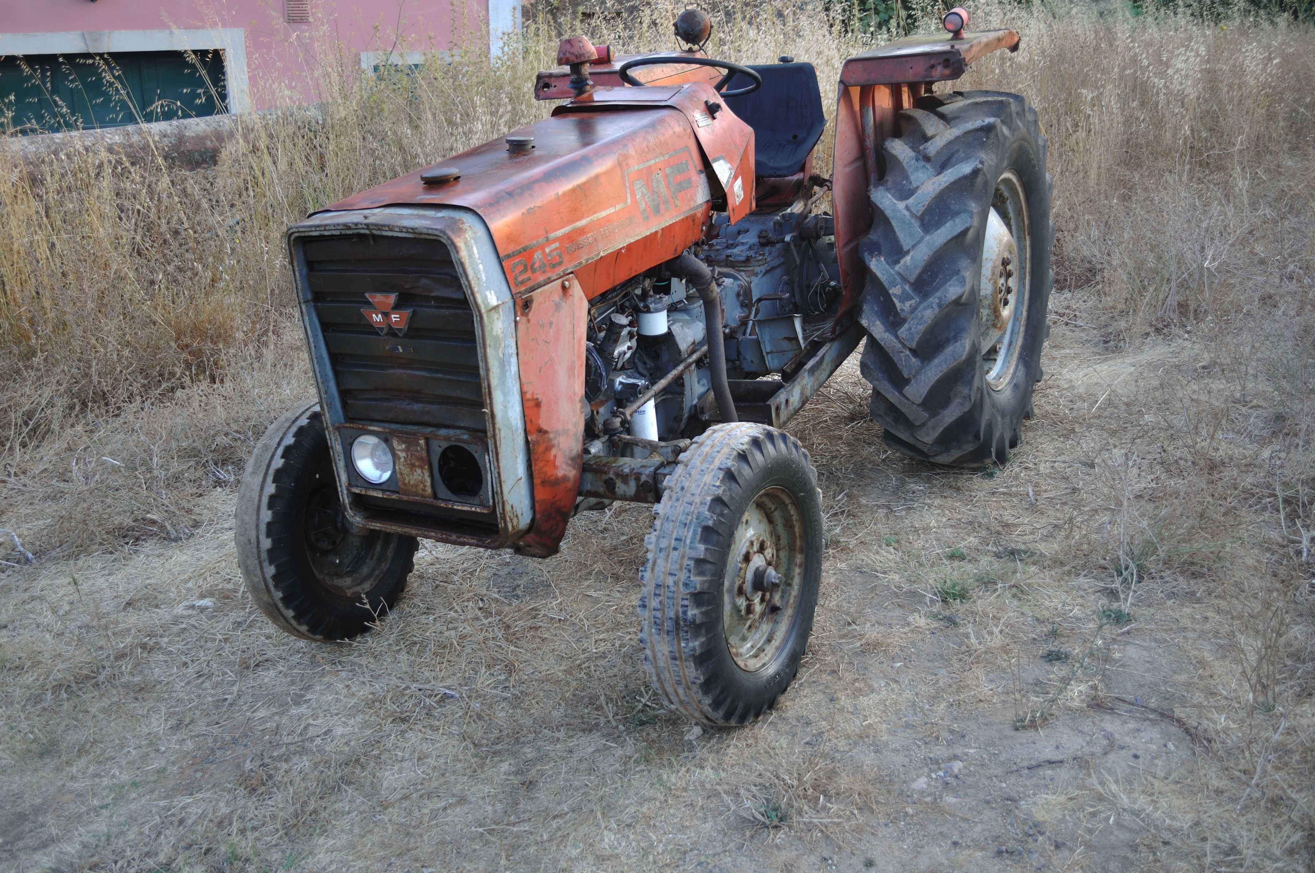 TRACTOR massey Ferguson 245