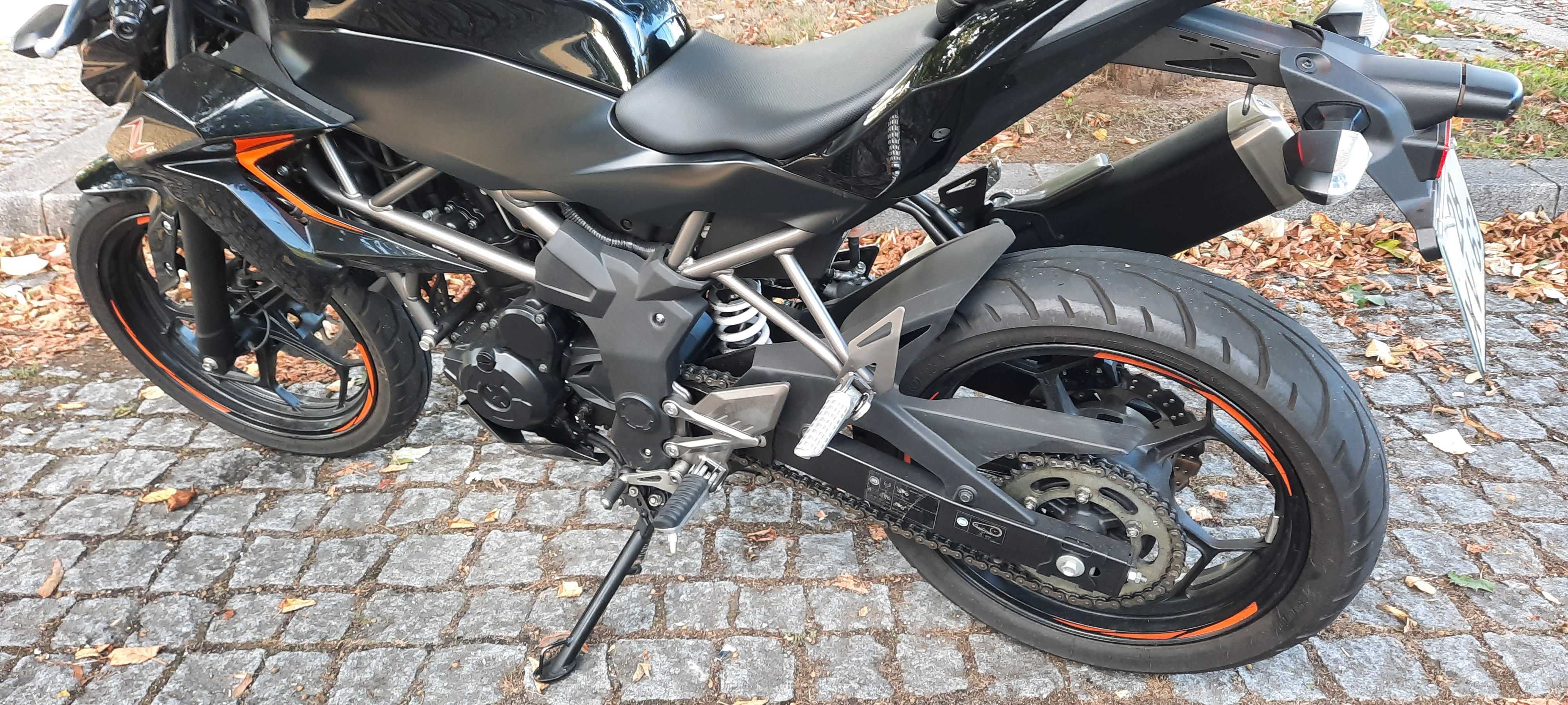 Kawasaki Z 250 SL (ano 2016)