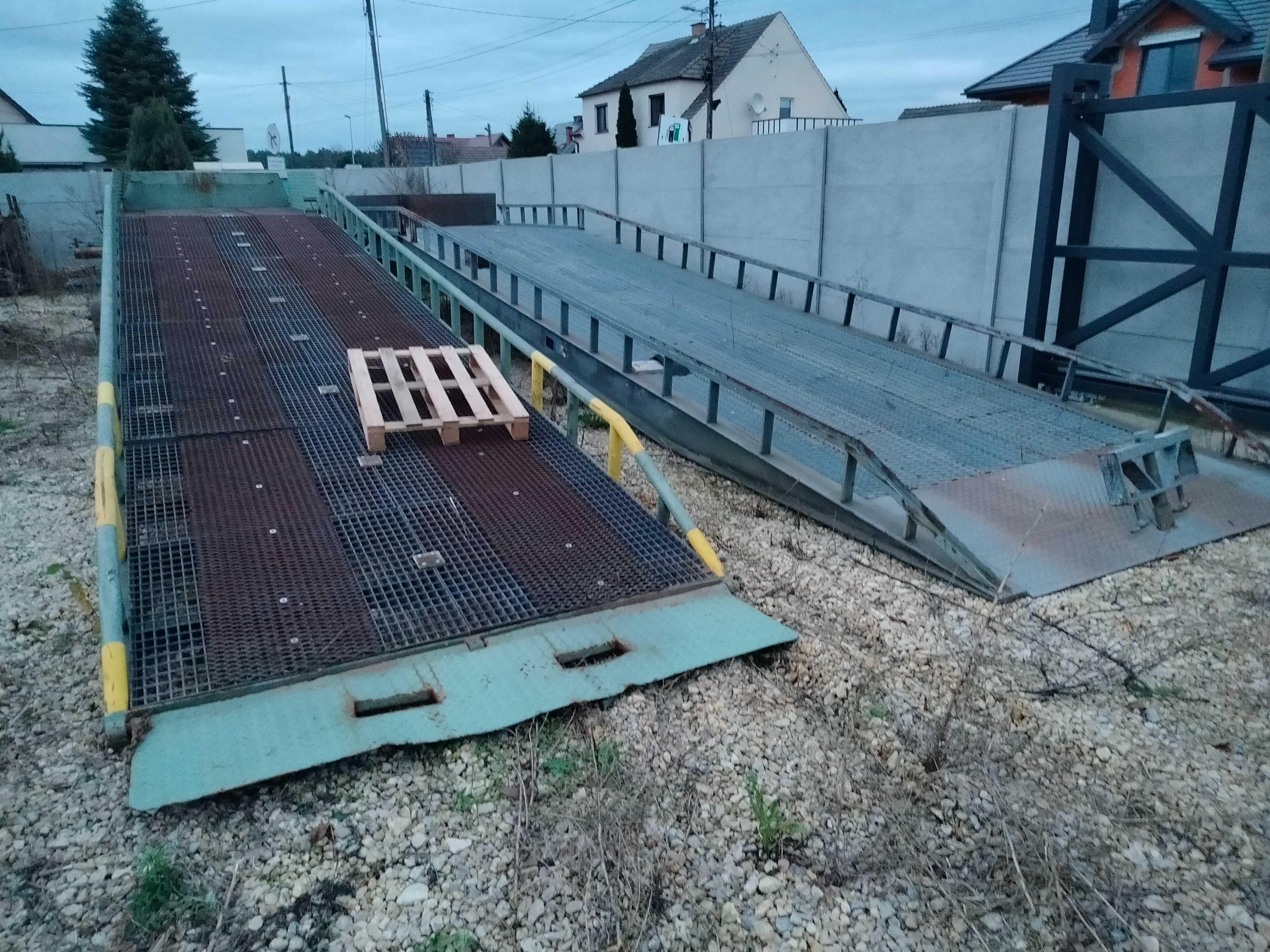 rampa mobilna rampa zaladunkowa do kontenera
