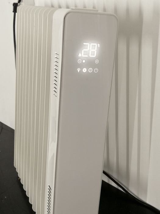 Grzejnik olejowy TRESKO 2500W,WIFI,pilot,szklany panel dotykowy,