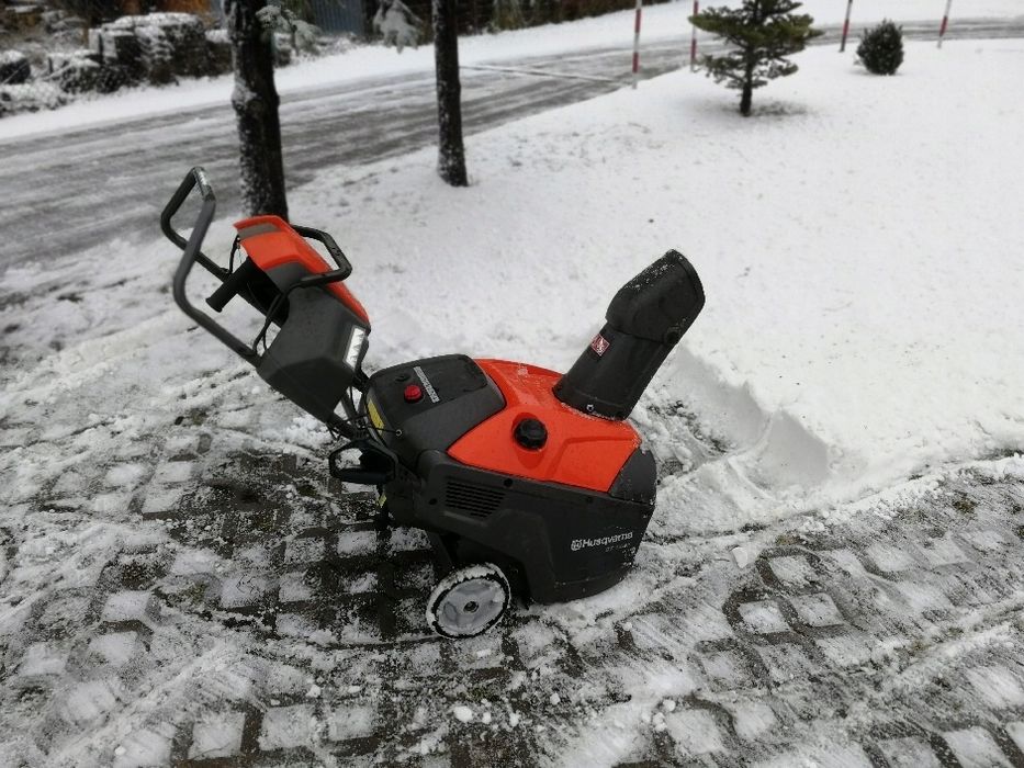 Odśnieżarka husqavarna ST 121 E