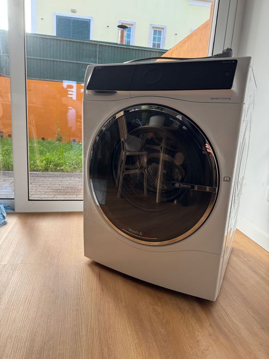 Máquina de Lavar e Secar Bosch Série 8 | 10,5kg/6kg | Como Nova
