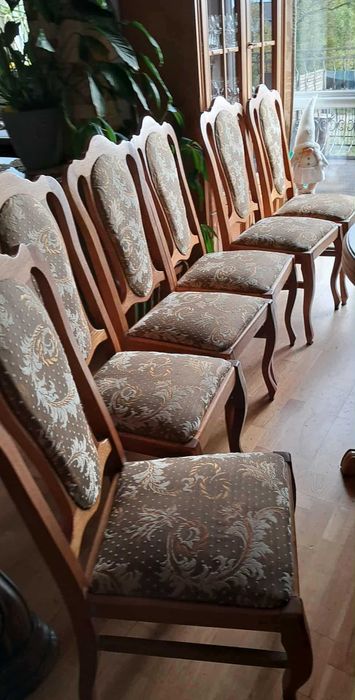 Zestaw - Stół z krzesłami