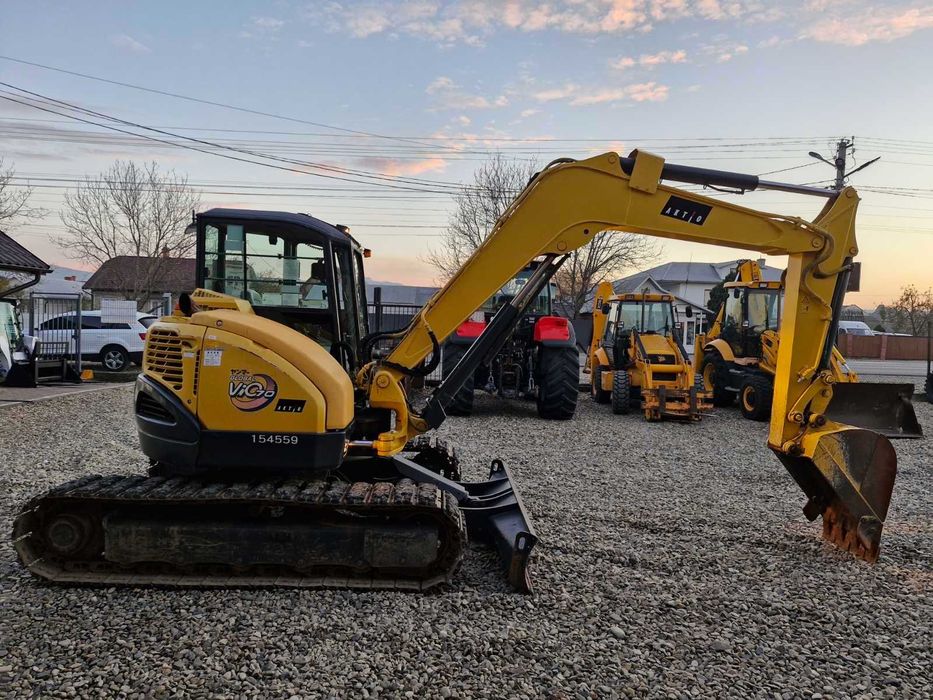 екскаватор гусеничний yanmar vio 70