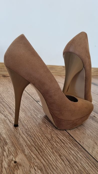 Buty na platformie Camel rozmiar 40