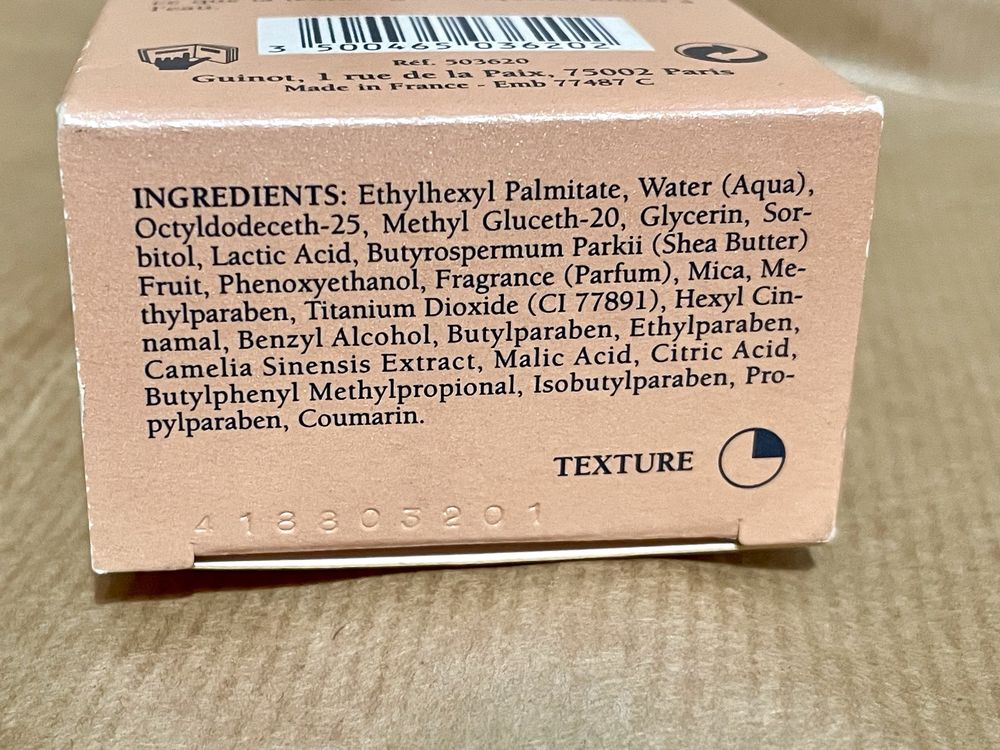 Peeling z AHA i zieloną herbatą Guinot 50 ml