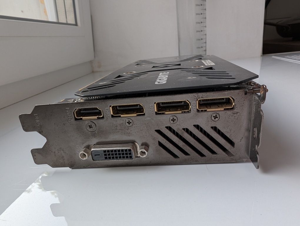 Відеокарта 8GB (Gigabyte Radeon R9 390)