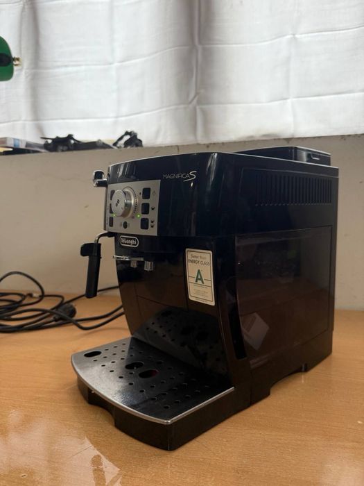 Кавомашина DeLonghi Magnifica S ESAM