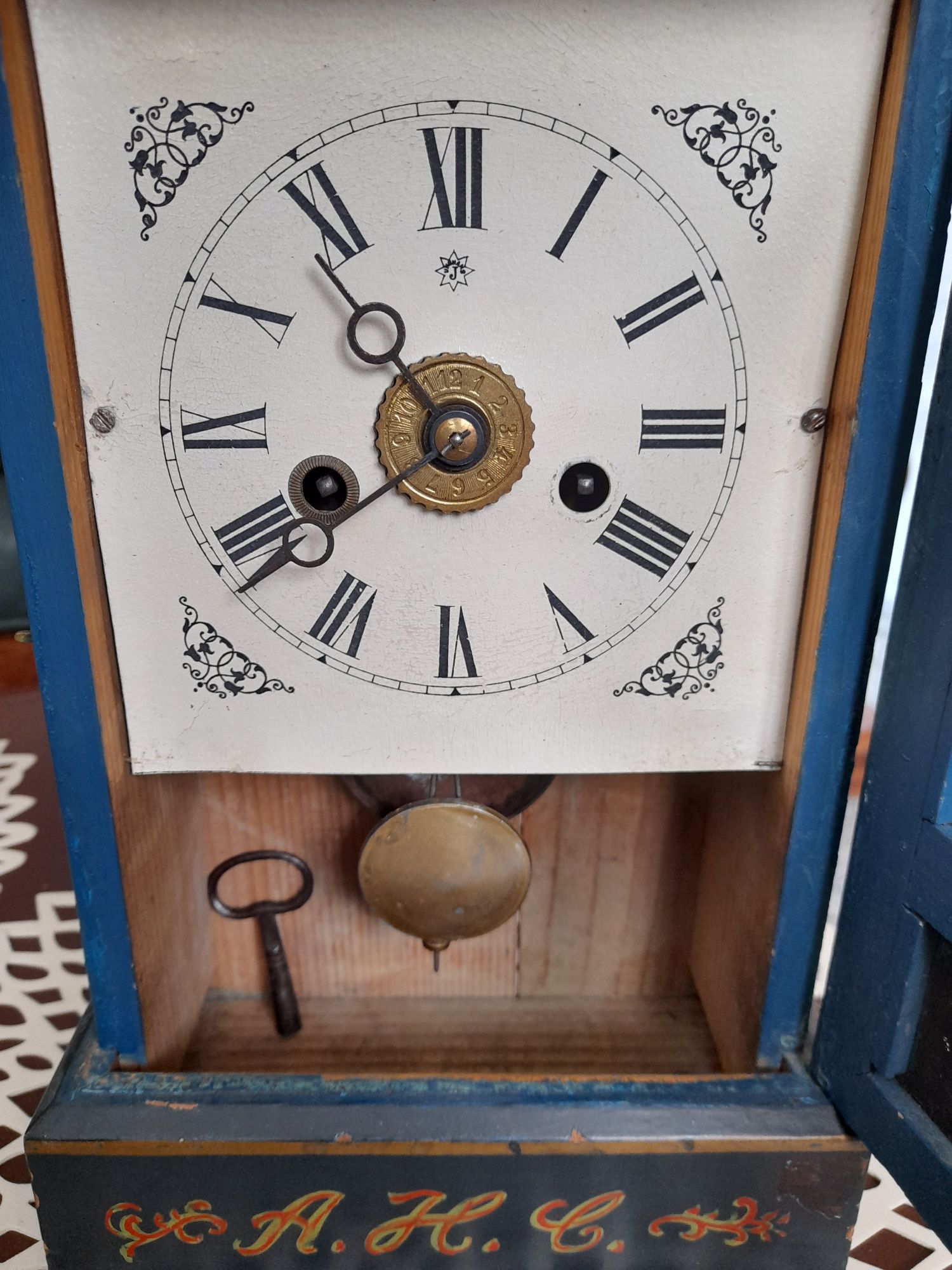 Stary zegar Junghaus typu kapliczka