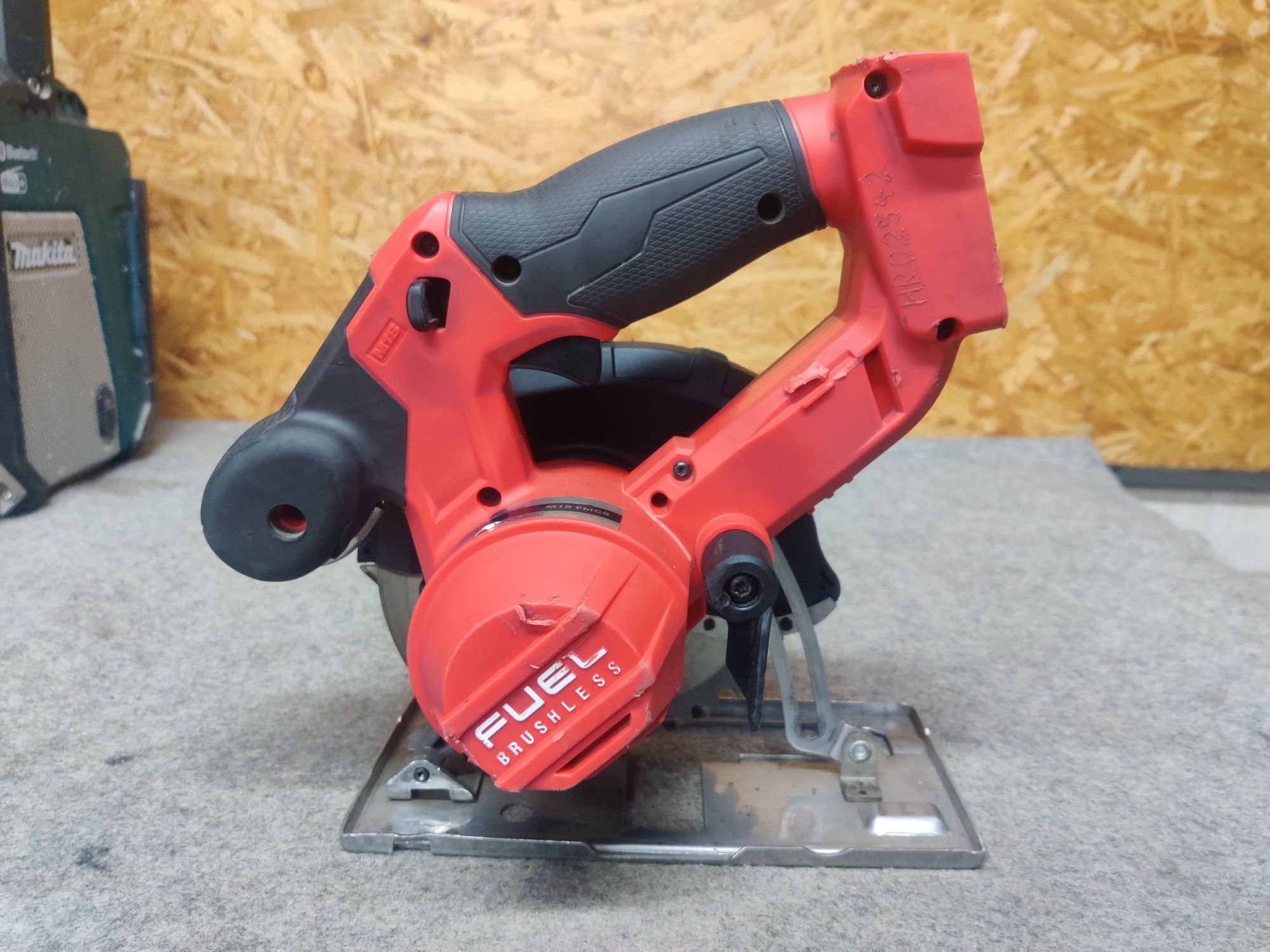 Piła do metalu Milwaukee M18 FMCS
