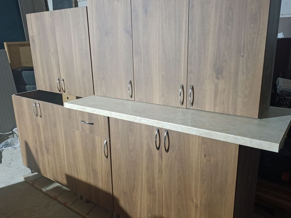 Нова кухня у зібраному вигляді