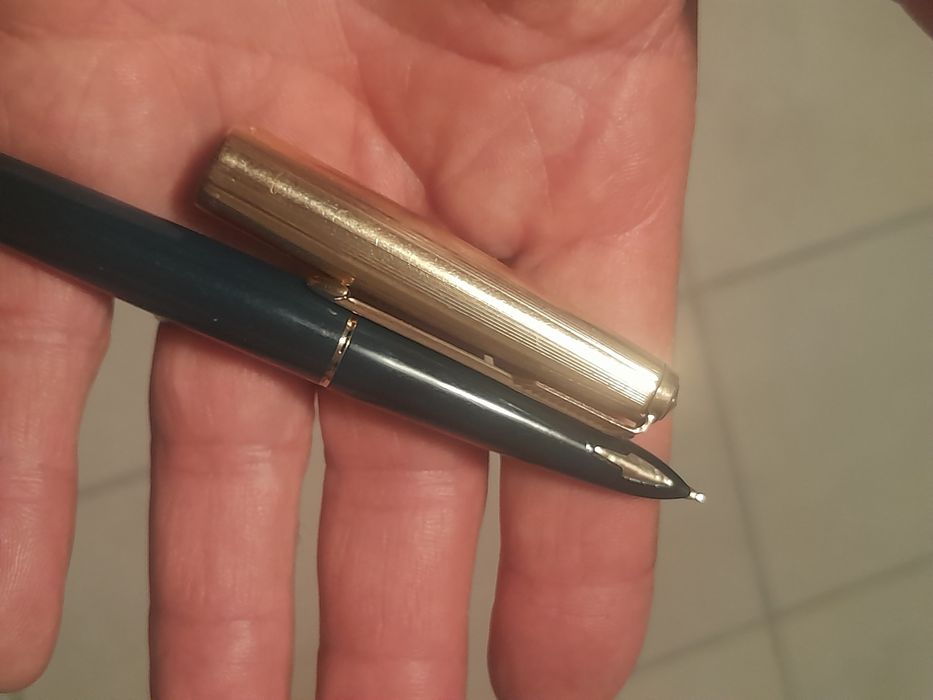 Caneta tinteiro Parker 61 verde e ouro