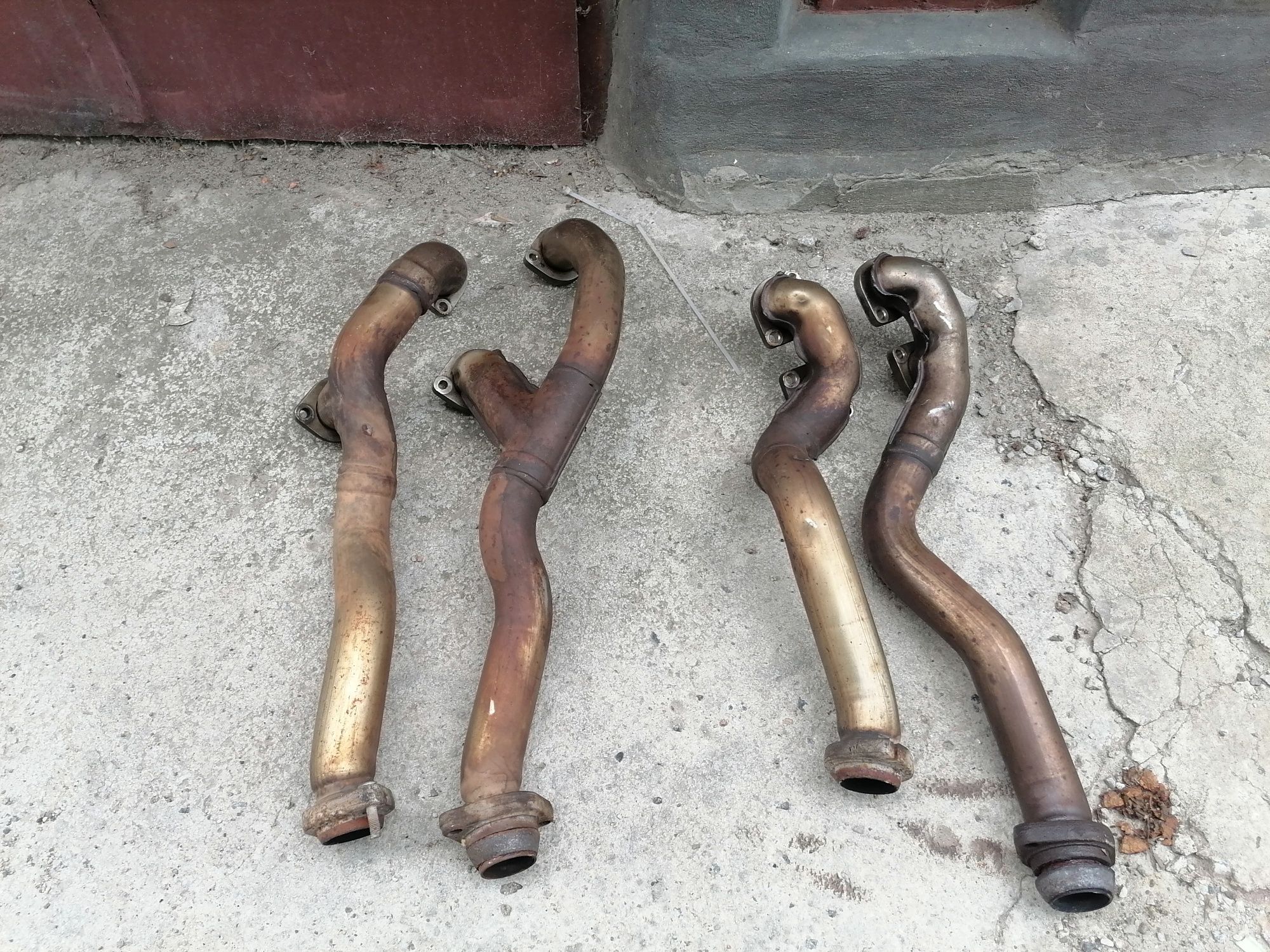 Випускні колектори бмв е38 е39  v8