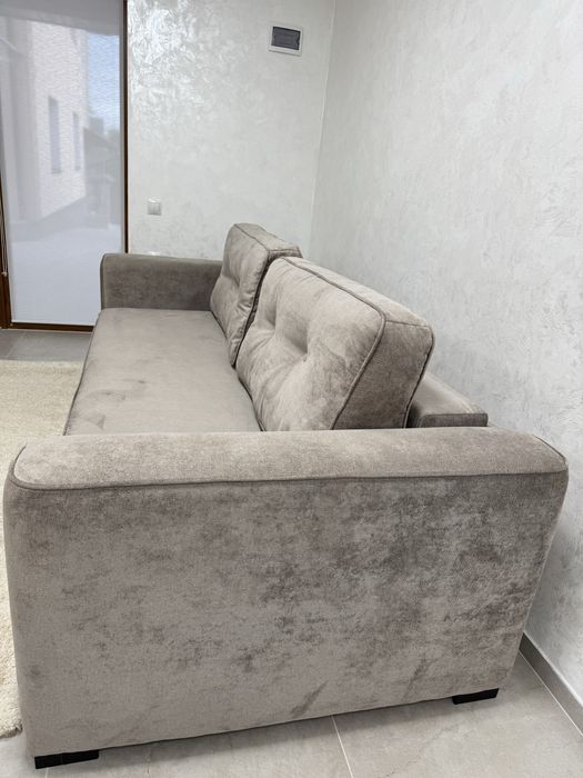 Диван для вітальні