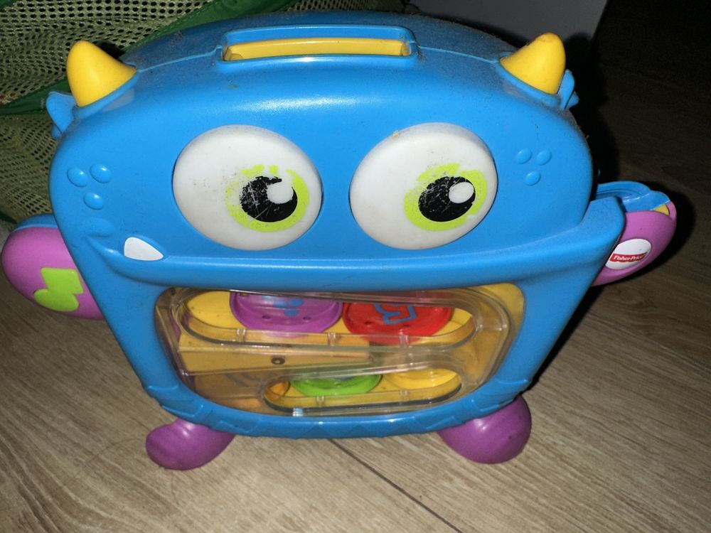 Głodny  stworek Fisher Price