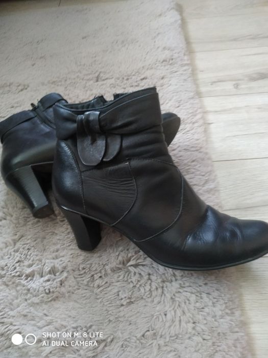 Ботінки жіночі шкіряні