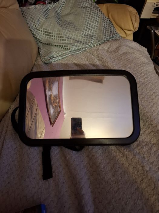 Lusterko do obserwacji dziecka w samochodzie