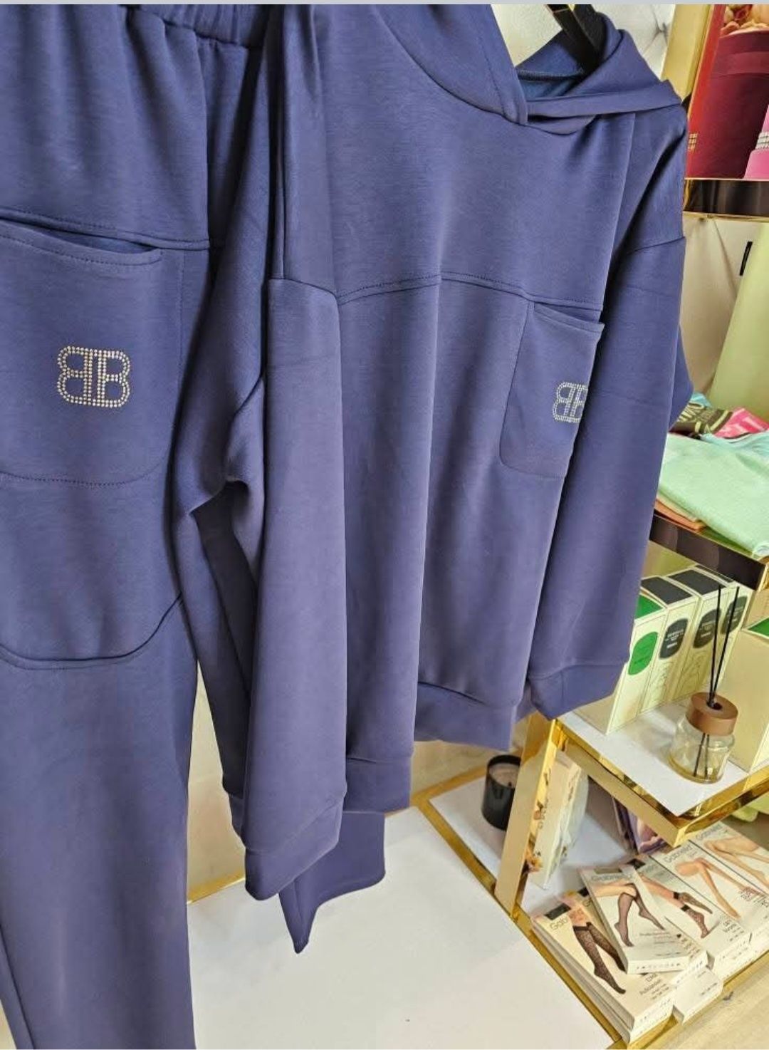 Nowy dres Minouu granat BB