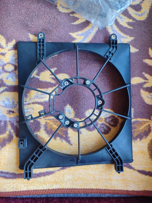 Диффузор кожух радиатора голый правый Acura TLX 15- 2.4