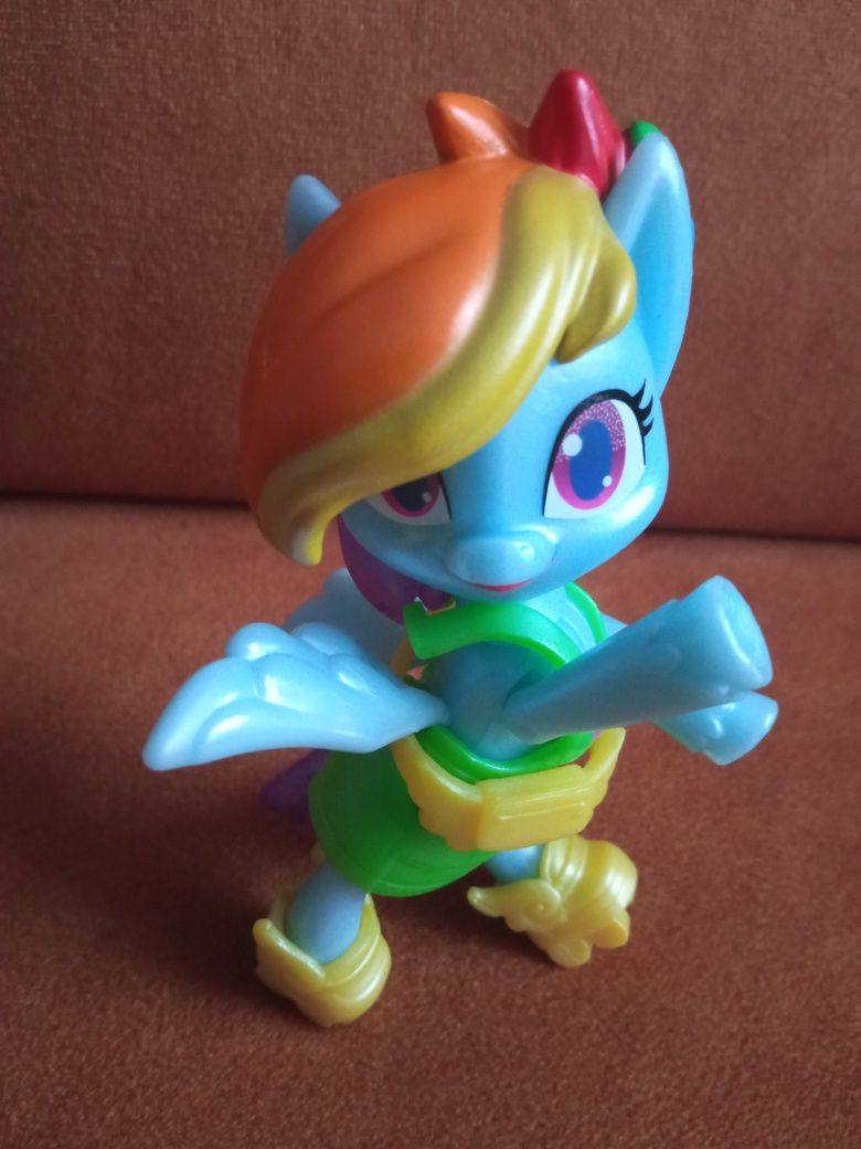 My Little Pony Rainbow Dash figurka Smashin Fashion gratis puzzle