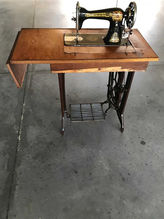Maquina de costura SINGER