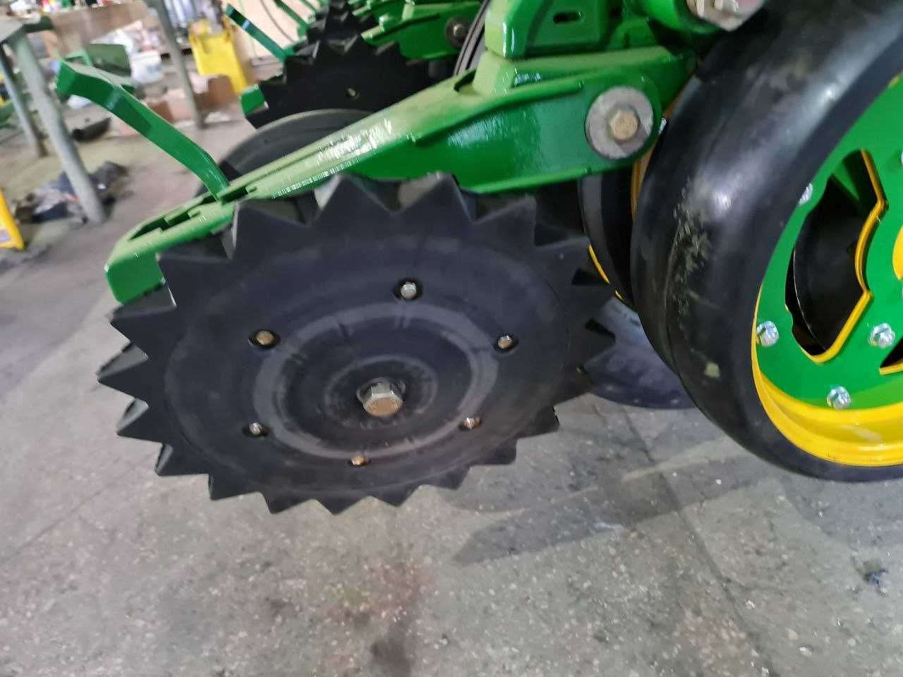 8 Рядів John Deere Рама 7200 Секція 1780 (Посилена No-Till) під МТЗ