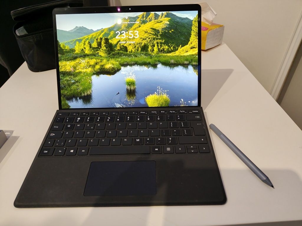 Tablet Microsoft Surface Pro X + klawiatura + pióro