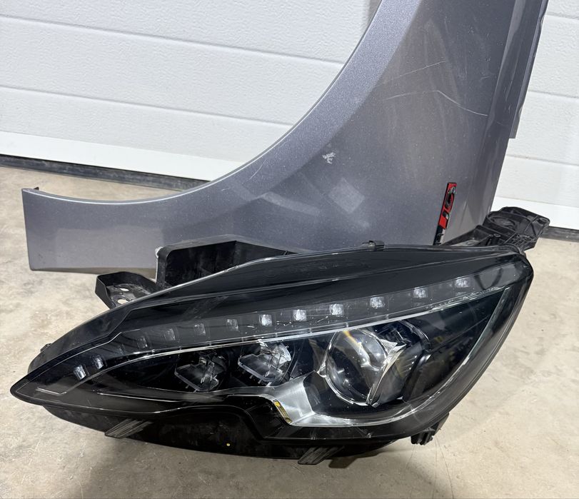 Peugeot 308 GT-LINE Peças Guarda Lamas/ Farol full led
