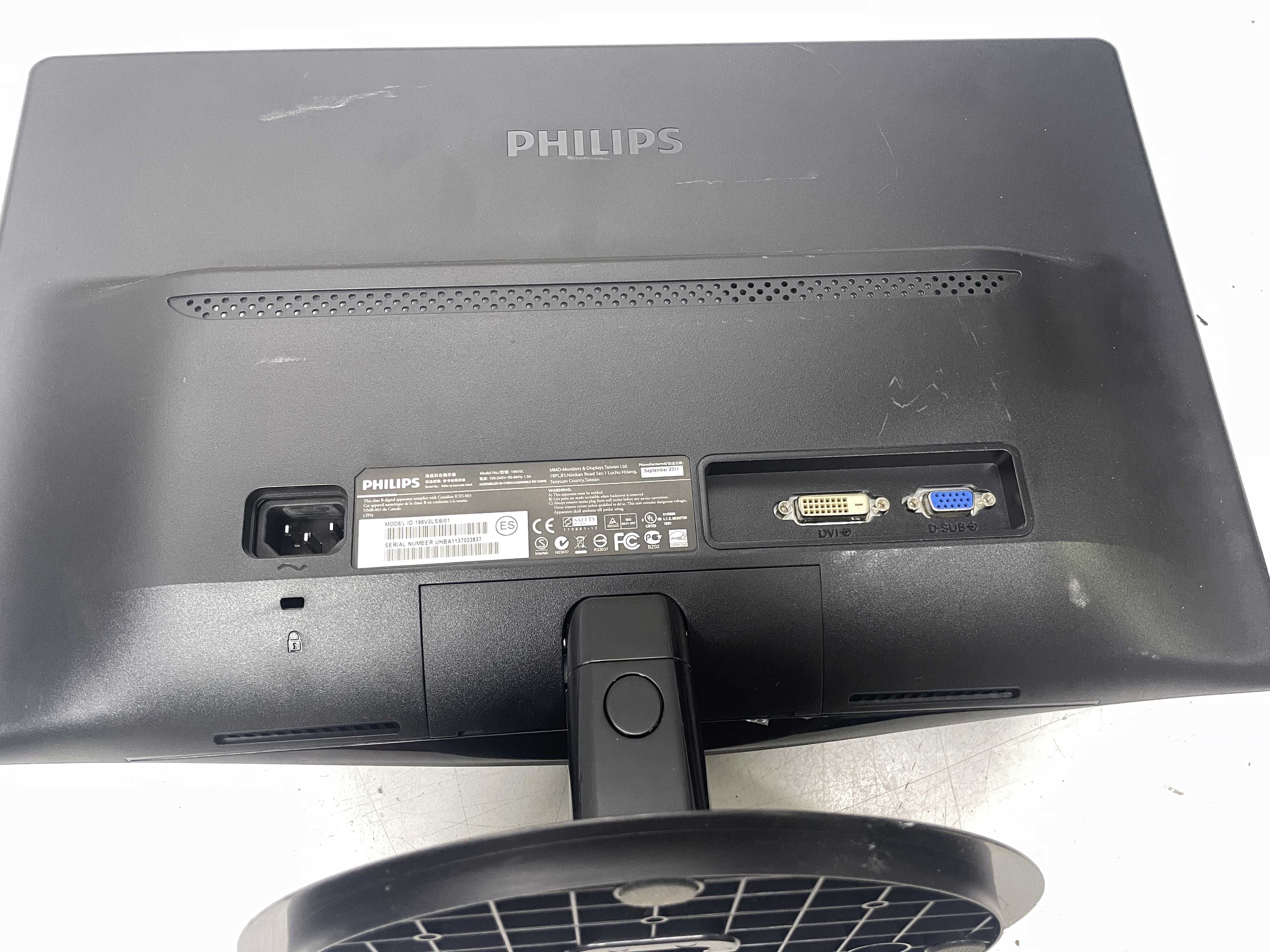 Монитор LED 18.5" Philips 193V3 VGA DVI широкоформатный