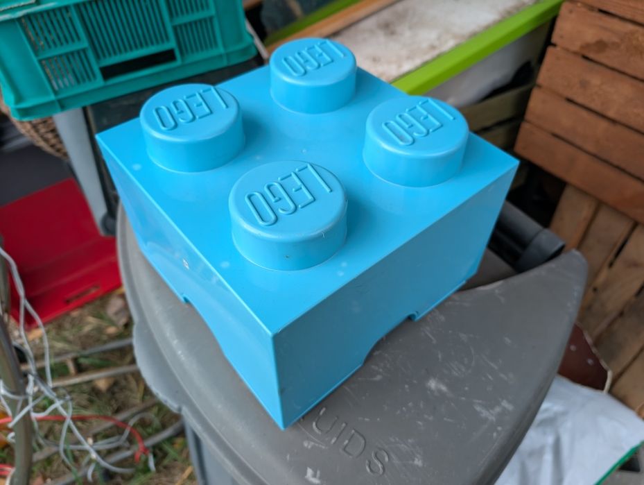Pudełko z klockami LEGO