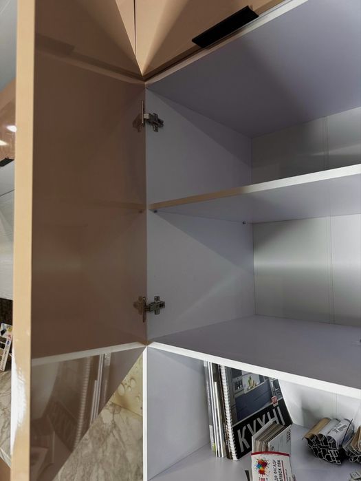 Кухня глянець Діплос макіято + біла