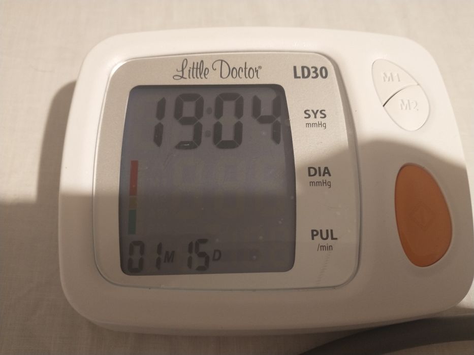 Aparat do mierzenia ciśnienia krwi Little Doctor model LD30