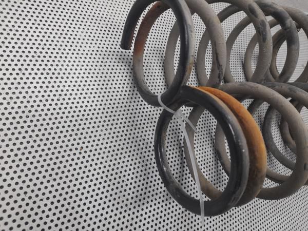 Mola de suspensão trás direita SUZUKI Ignis I (FH)