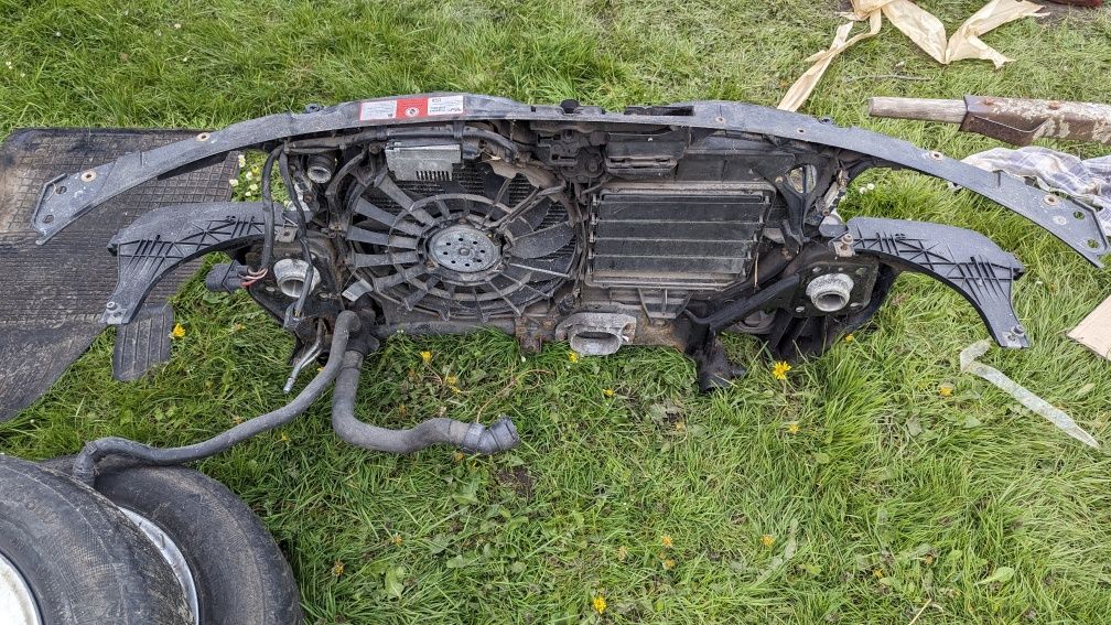 Pas przedni, wzmocnienie czołowe  Audi S4 B6 1.9 TDi