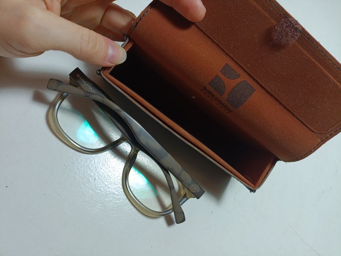 Oprawki do okularów Boss Orange  z etui