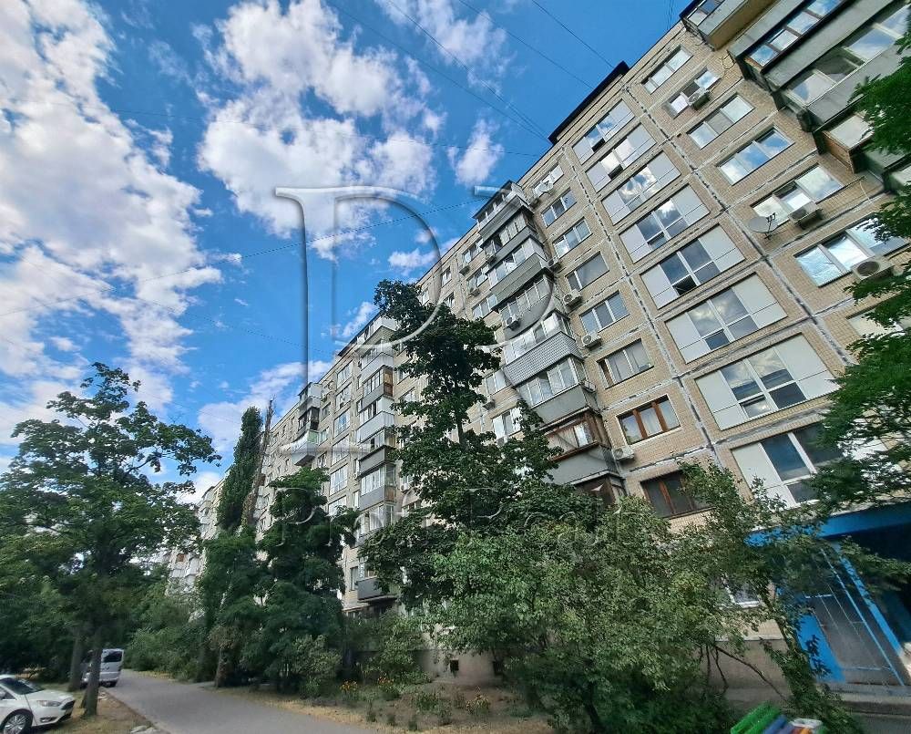 Продаж 3к квартири. м.Лісова. Мілютенко 11.