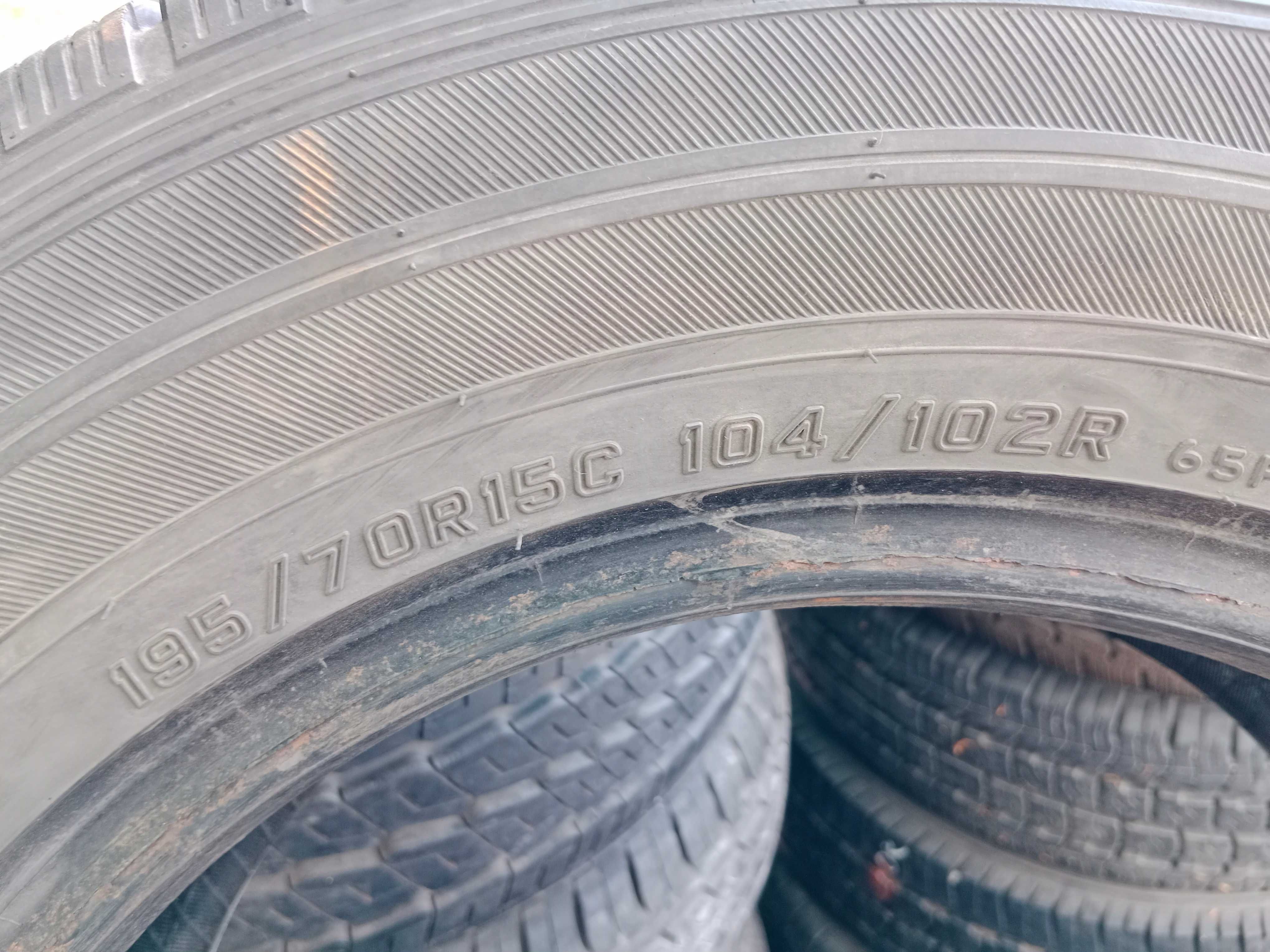 Opona używana zimowa 195/70R15C Falken Eurowinter Van01 1szt.