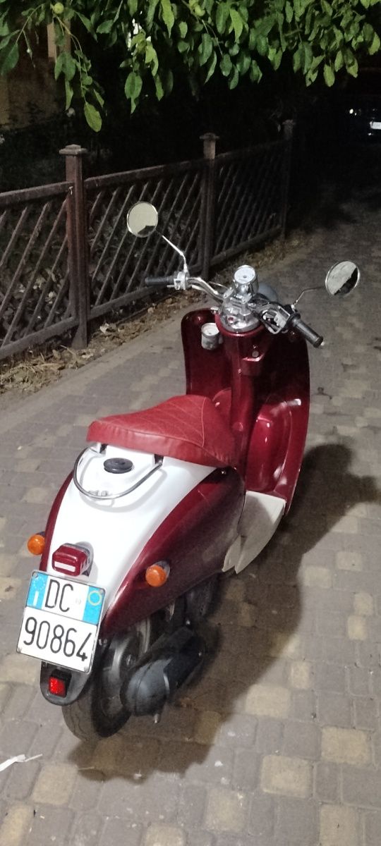 Скутер Yamaha vino 2t, повністю в оригіналі .