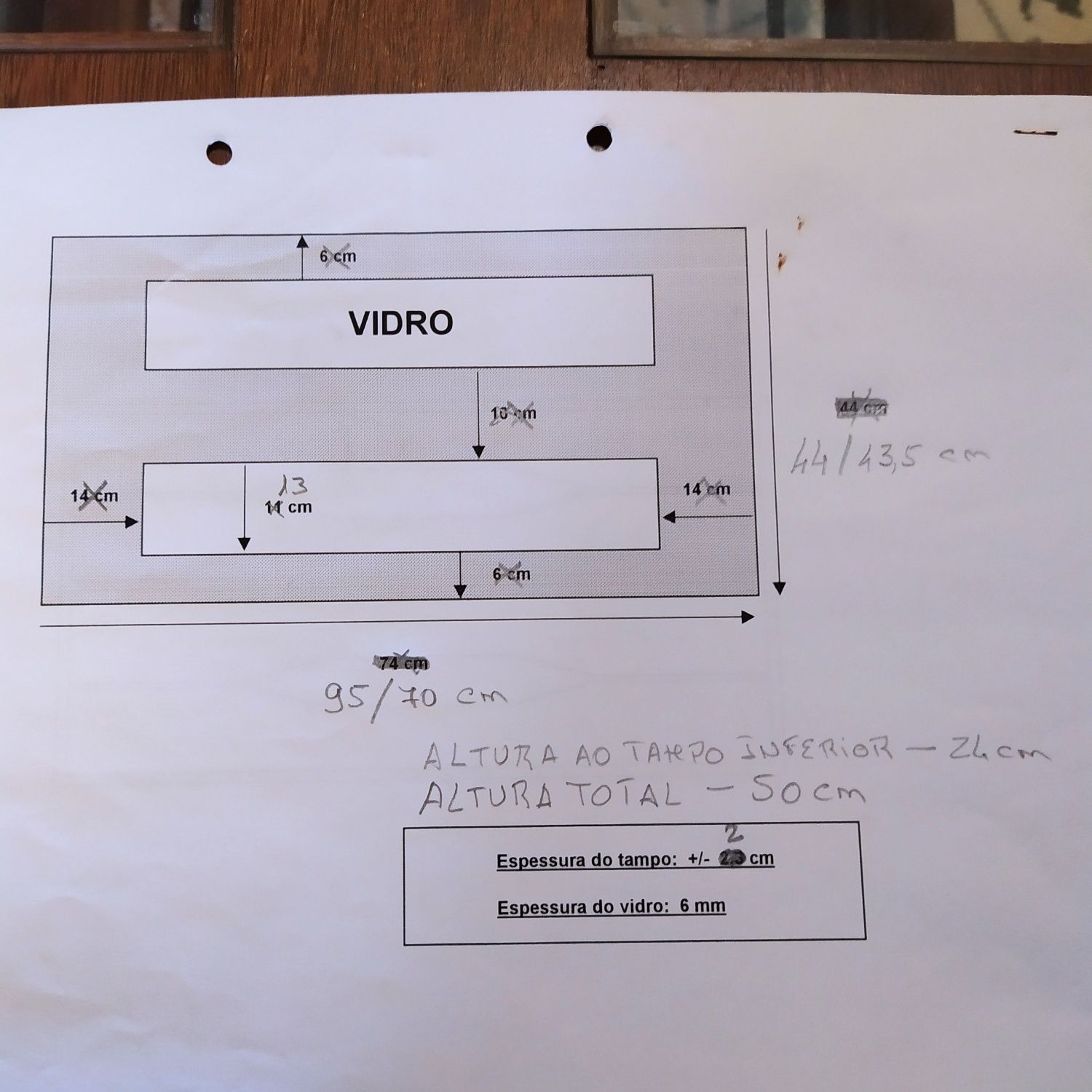 Mesa centro/auxiliar em ferro, madeira e vidro