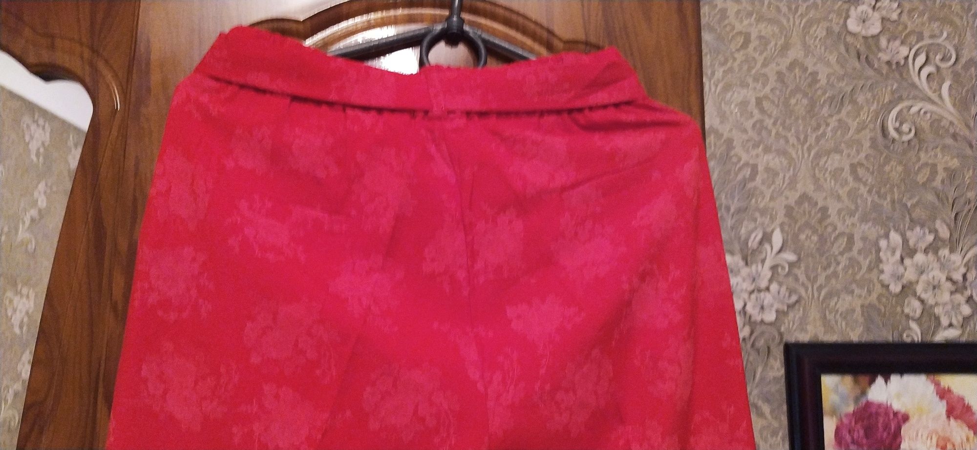 Штаны красные 26 размер