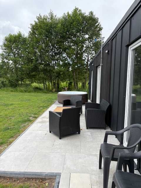 Domek przy stawach 10 minut drogi od Warszawy, jacuzzi