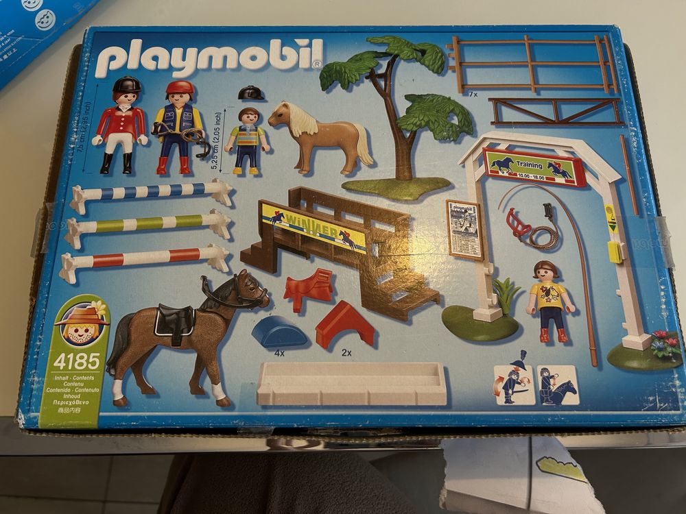 zestaw playmobile plac konie