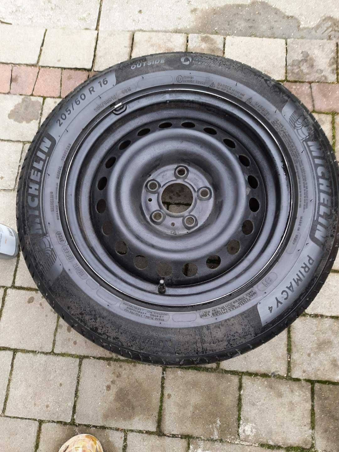 Koła letnie  kompletne 205/60R16. + oryginalne kołpaki