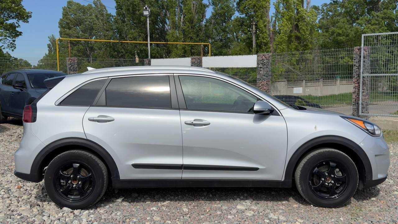 Авто Kia Niro 2018