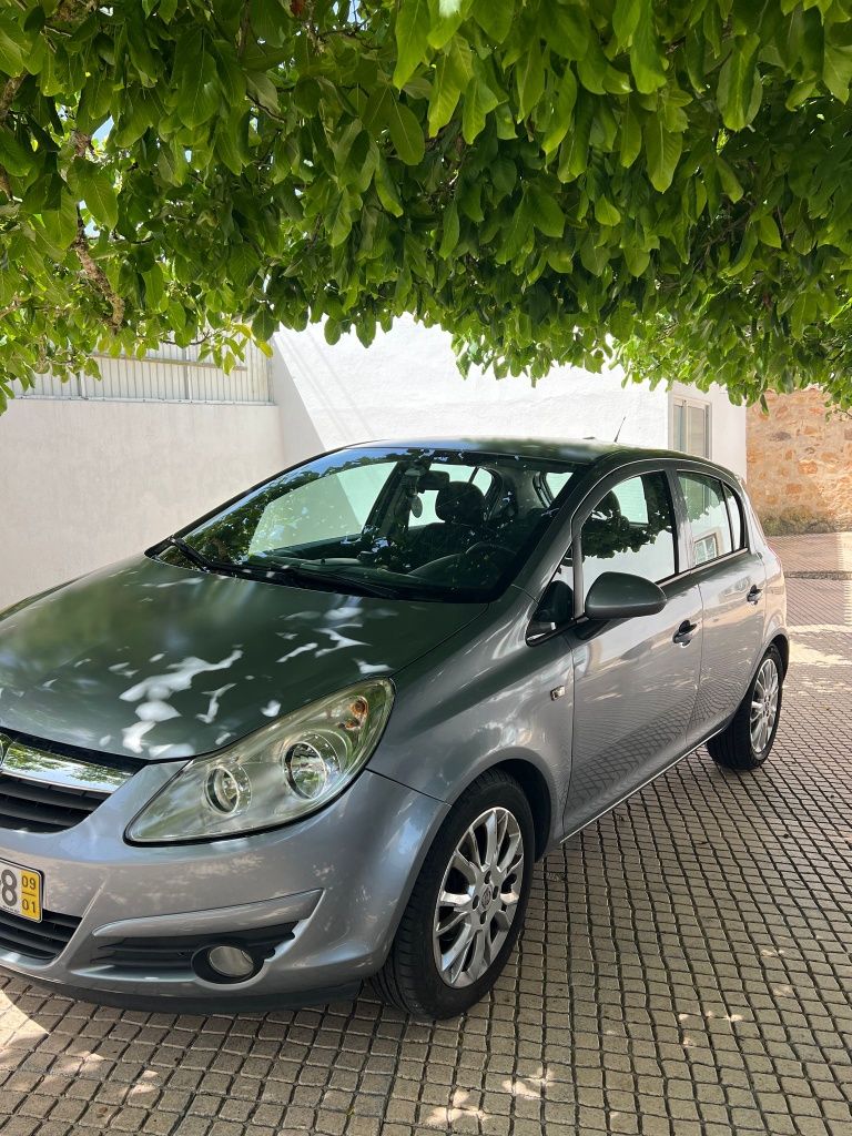 Opel corsa 1.2 enjoy 2009