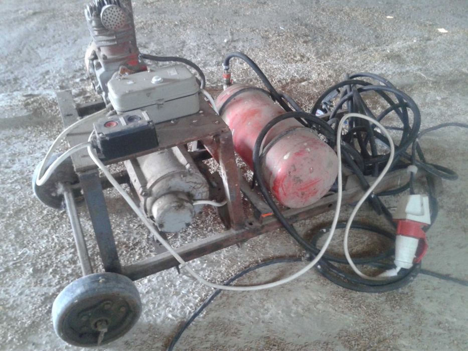 Компресор з т 25 на ел двигуні 380 В