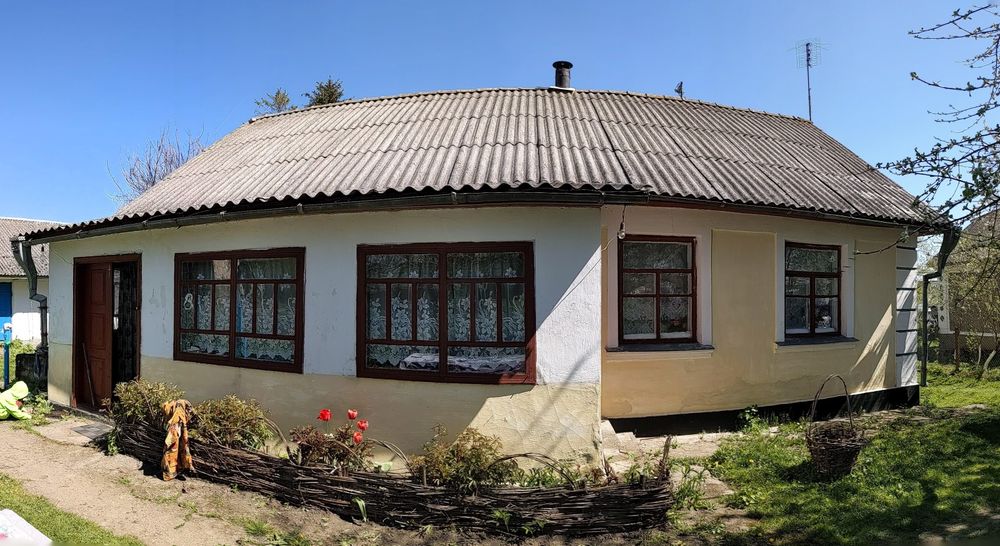 Будинок, присадибна ділянка та город