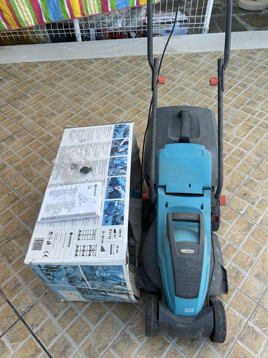 Maquina de cortar relva eléctrica Gardena.