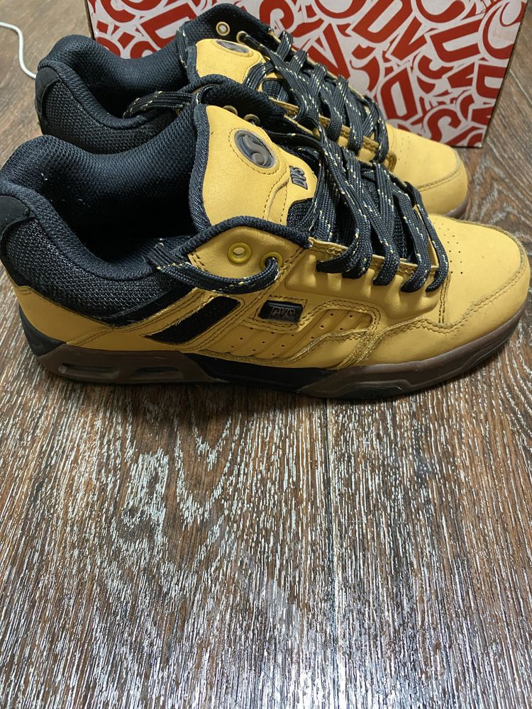 Dvs shoes кроссовки