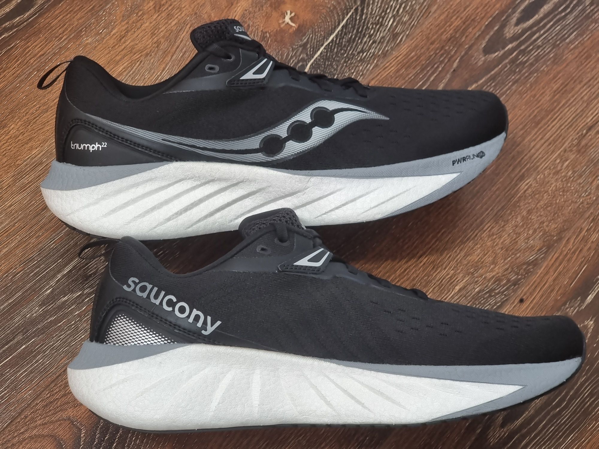 Оригінал 100% чоловічі кросівки saucony triumph 22  eur 46